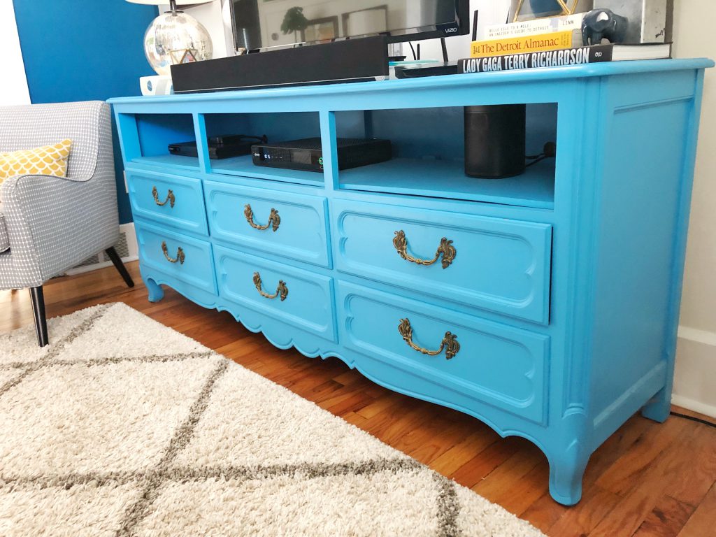 Side view of the TV Stand